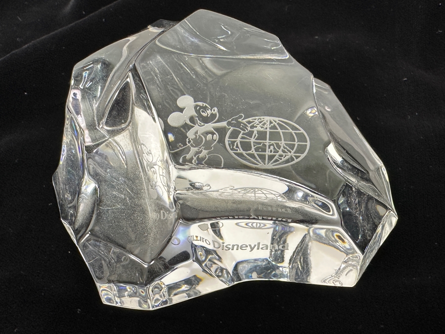 Val Saint Lambert Etched Crystal Euro Disneyland Paperweight 4.5W [Photo 3]