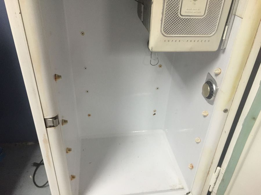 Vintage Retro Frigidaire Fridge Compact Refrigerator Made by General Motors - WORKS GREAT! [Photo 13]