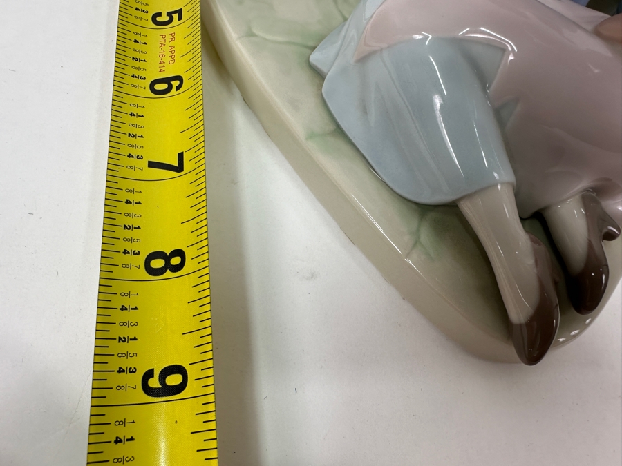 Vintage 1994 Lladro Official Disneyana Convention 1994 Limited Edition Cinderella And The Fairy Godmother Signed By M. C. Lladro 8W X 9H [Photo 16]