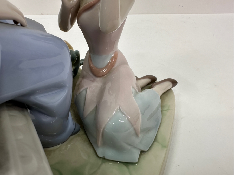 Vintage 1994 Lladro Official Disneyana Convention 1994 Limited Edition Cinderella And The Fairy Godmother Signed By M. C. Lladro 8W X 9H [Photo 8]