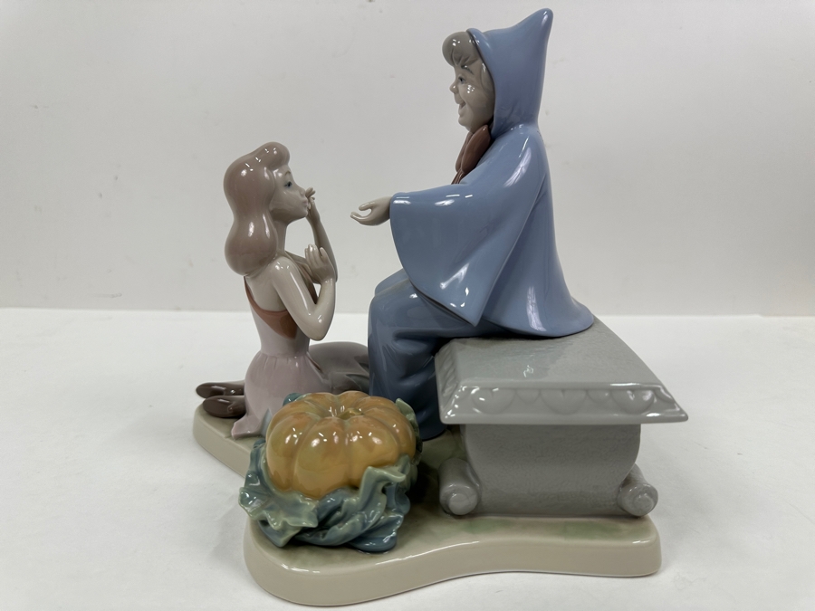 Vintage 1994 Lladro Official Disneyana Convention 1994 Limited Edition Cinderella And The Fairy Godmother Signed By M. C. Lladro 8W X 9H [Photo 10]