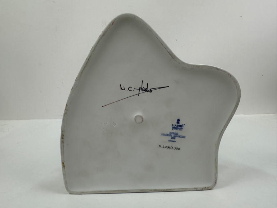 Vintage 1994 Lladro Official Disneyana Convention 1994 Limited Edition Cinderella And The Fairy Godmother Signed By M. C. Lladro 8W X 9H [Photo 12]