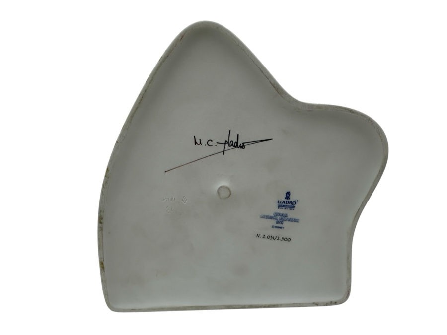 Vintage 1994 Lladro Official Disneyana Convention 1994 Limited Edition Cinderella And The Fairy Godmother Signed By M. C. Lladro 8W X 9H [Photo 3]