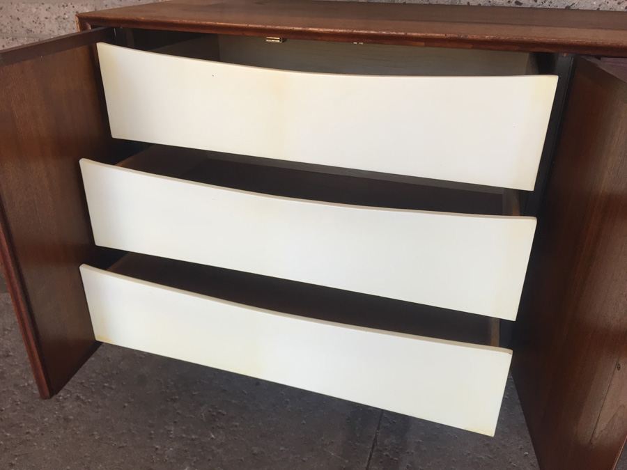 Mid-century Modern Credenza Hutch Cabinet [Photo 3]