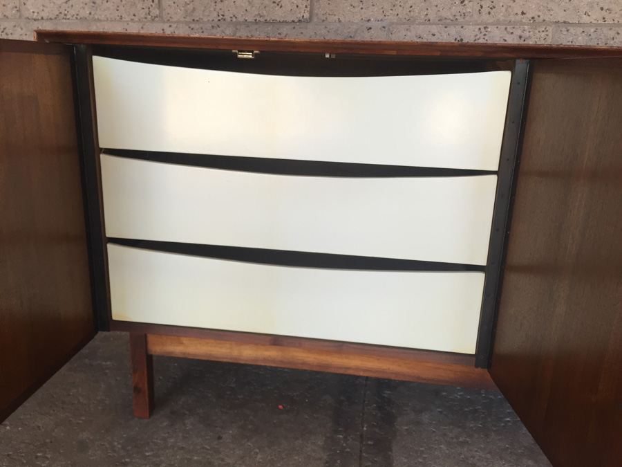 Mid-century Modern Credenza Hutch Cabinet [Photo 15]
