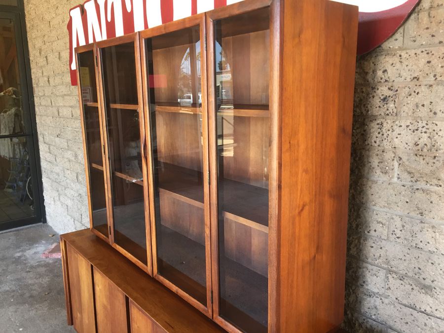 Mid-century Modern Credenza Hutch Cabinet [Photo 23]