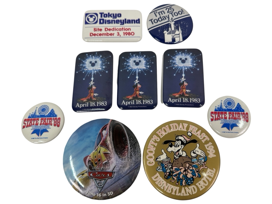 Collection Of Disney / Disneyland Buttons [Photo 1]