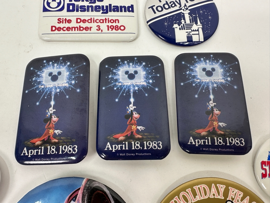 Collection Of Disney / Disneyland Buttons [Photo 5]