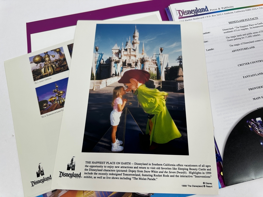 1999 Disneyland Tomorrowland Media Information Press Kit With Photos And Disneyland Information [Photo 5]