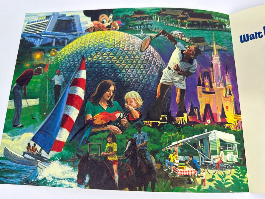 Vintage 1982 Walt Disney World Epcot Center Pictorial Souvenir [Photo 4]