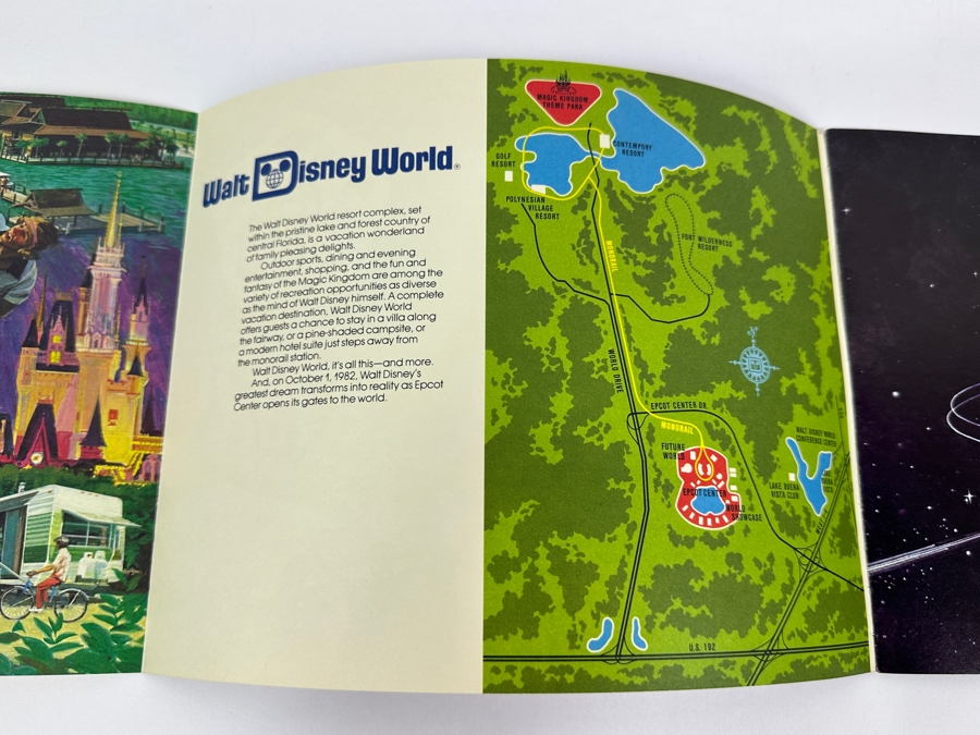 Vintage 1982 Walt Disney World Epcot Center Pictorial Souvenir [Photo 3]