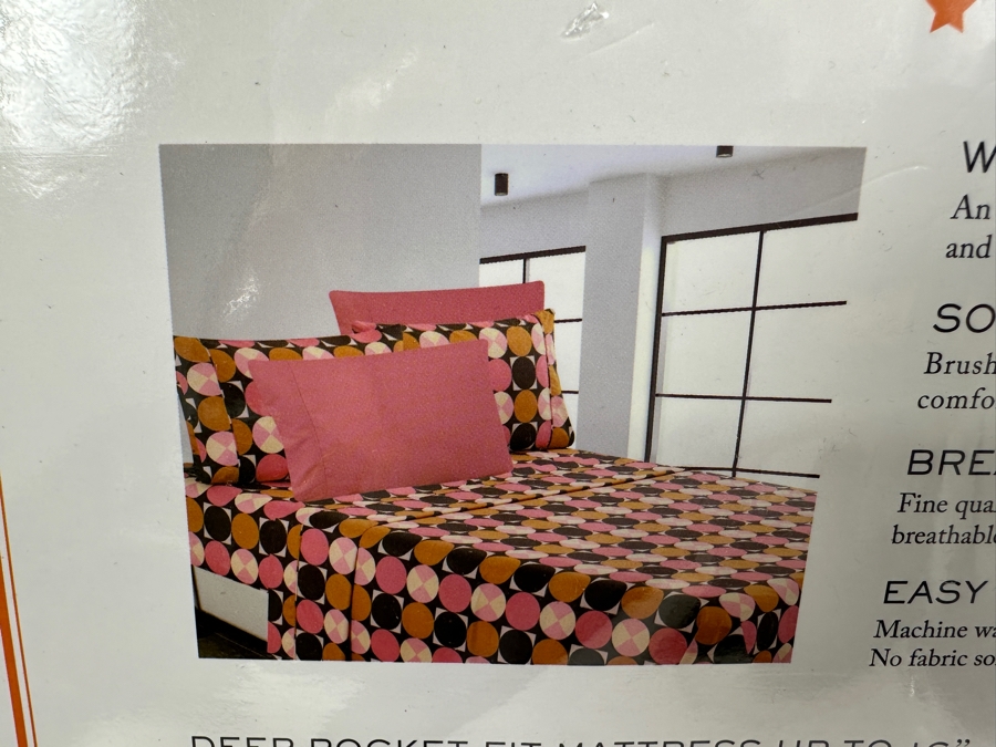 Just Added - New American Home Collection Deluxe Queen Set With Flat Sheet, Fitted Sheet & 4 Pillowcases [Photo 3]