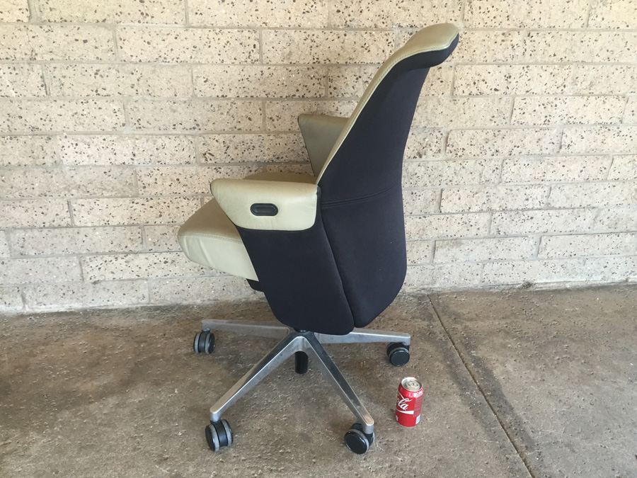 Steelcase Permiso Chair Office Chair - Retails : $1500+ [Photo 6]