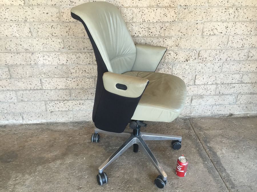 Steelcase Permiso Chair Office Chair - Retails : $1500+ [Photo 4]