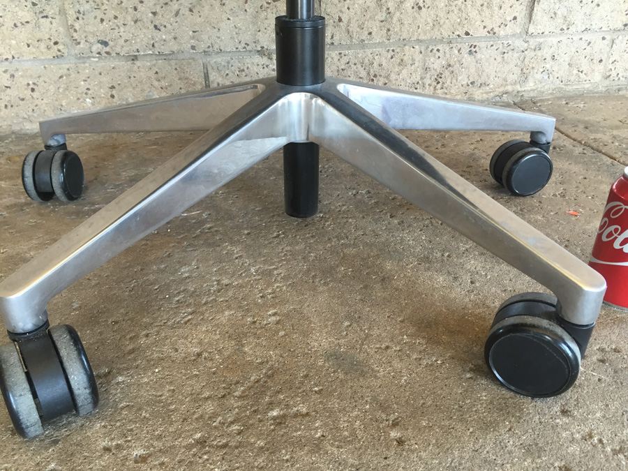 Steelcase Permiso Chair Office Chair - Retails : $1500+ [Photo 7]