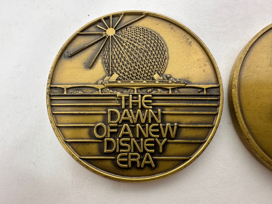 Pair Of Vintage 1982 Walt Disney World Epcot Center Commemorative Coins October 1, 1982 The Dawn Of A New Disney Era [Photo 3]