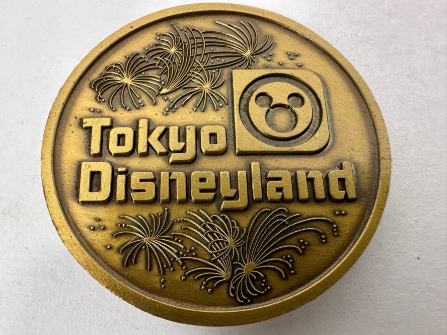 Vintage 1980 Walt Disney Productions Tokyo Disneyland Commemorative Coin Ground Purification Ceremony December 3, 1980 [Photo 3]