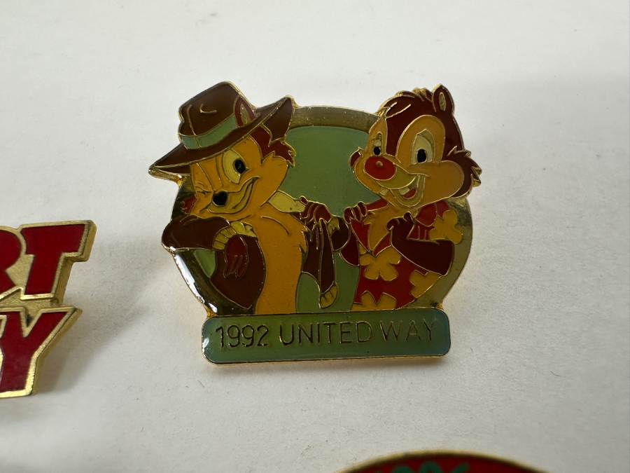 (6) Vintage Disneyland Disney Trading Pins [Photo 5]