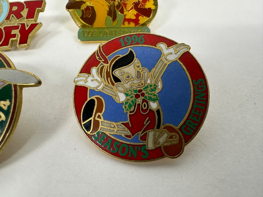 (6) Vintage Disneyland Disney Trading Pins [Photo 4]