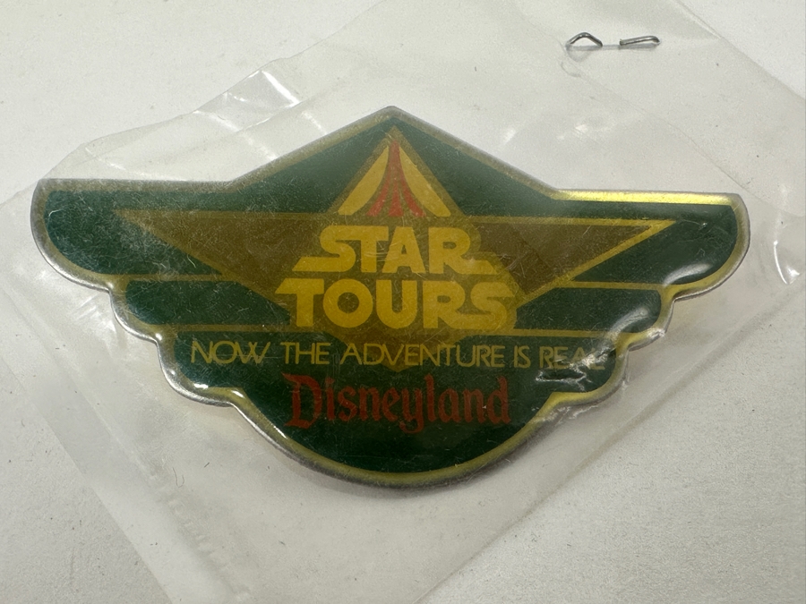 Vintage 1986 Lucasfilm / Walt Disney Company Factory Sealed Star Tours Disneyland Trading Pin [Photo 2]