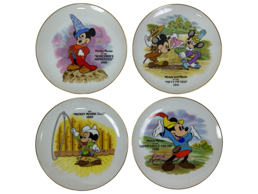 (4) Collectible Disneyland / Walt Disney World Mickey Mouse 6.25' Plates [Photo 1]