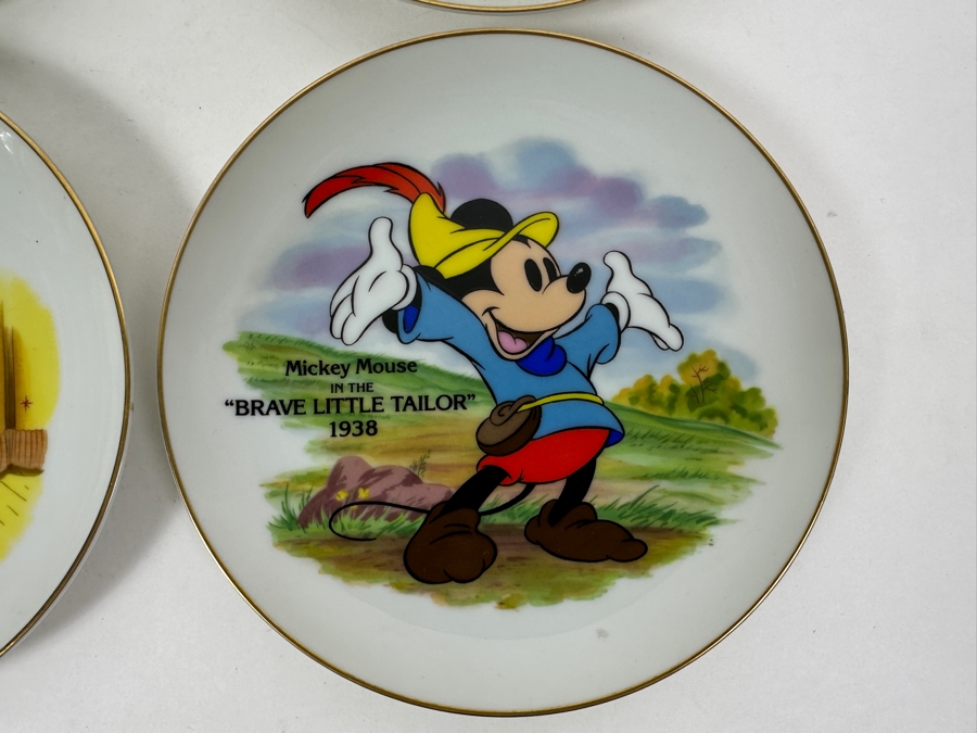 (4) Collectible Disneyland / Walt Disney World Mickey Mouse 6.25' Plates [Photo 5]