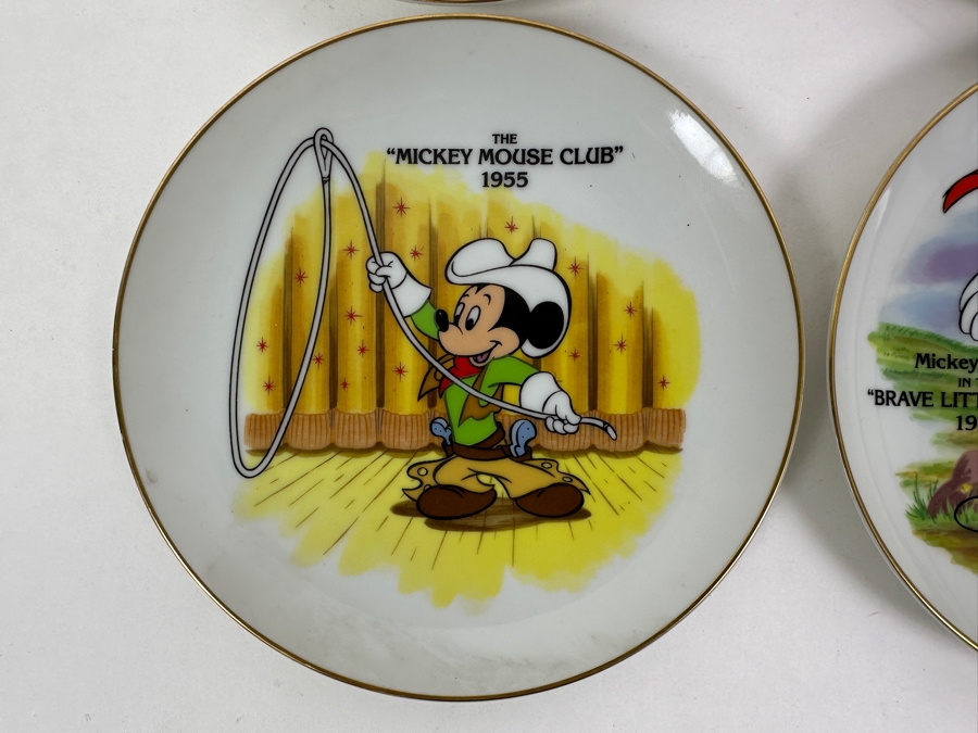 (4) Collectible Disneyland / Walt Disney World Mickey Mouse 6.25' Plates [Photo 2]