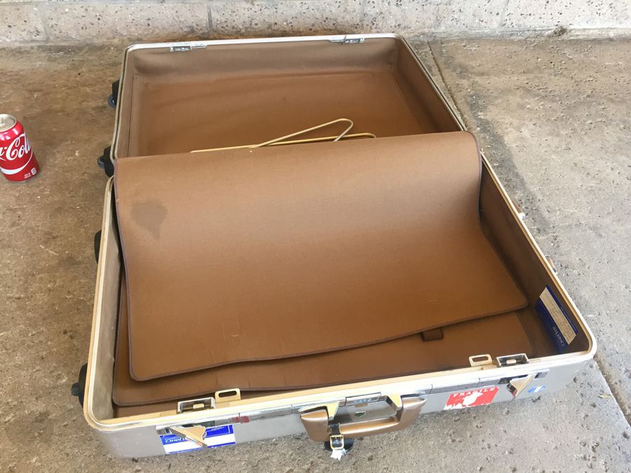 Vintage Aluminum Zero Halliburton Luggage On Casters - Missing One Caster [Photo 8]