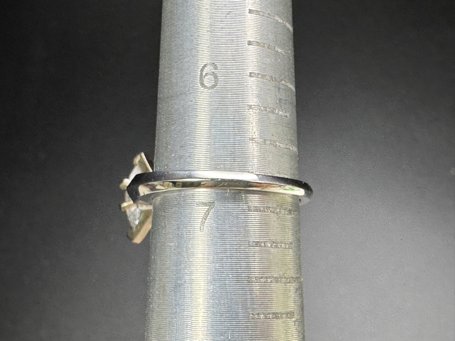 900 Platinum 14k Gold Ring with 8.5 m x 4mm est. .50ct Marquis Diamond S1' G-H and (4) 4x2x1mm est. .20cttw Baguette Diamonds 5.8g Retails $3,400 [Photo 16]