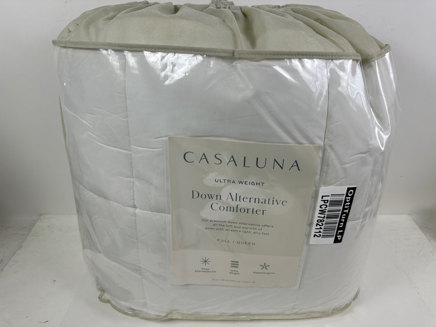 Just Added - New Casaluna Ultra Weight Down Alternative Comforter Full/Queen [Photo 2]