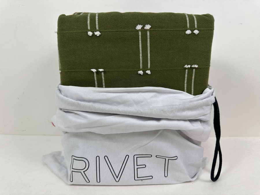 Just Added - New Rivet Duvet Cover And 2 Sham Set [Photo 4]