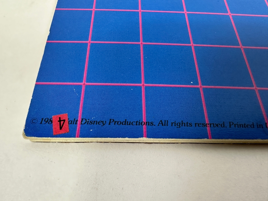 Vintage 1984 Walt Disney World A Pictorial Souvenir Featuring The Magic Kingdom And EPCOT Center [Photo 2]