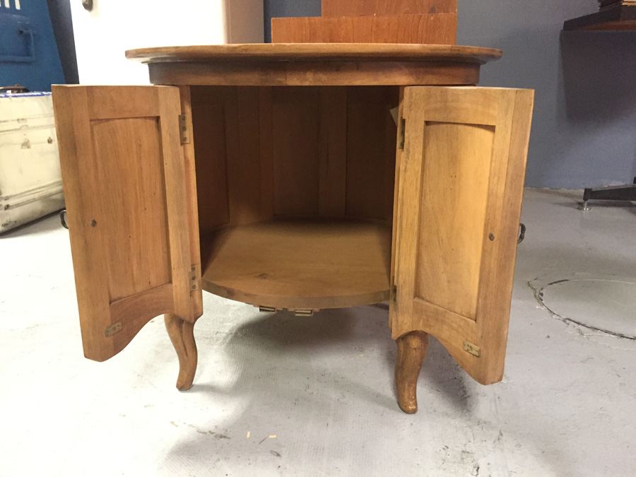 Thomasville Drum Table with Flagstone Top [Photo 2]