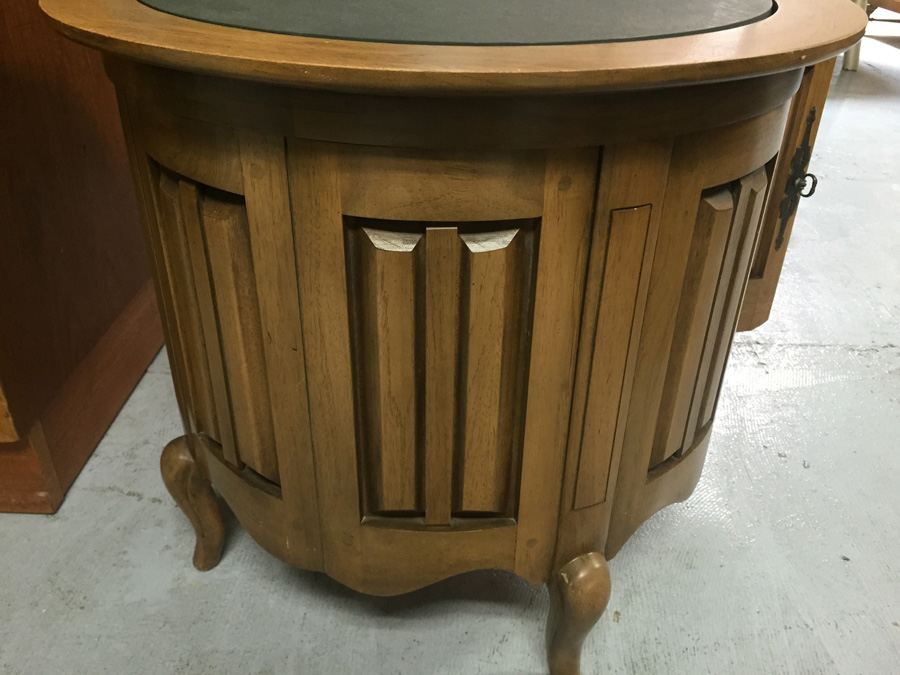 Thomasville Drum Table with Flagstone Top [Photo 9]