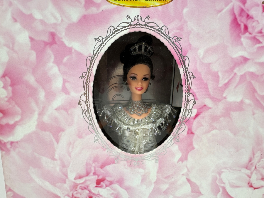 Vintage 1995 Mattel Hollywood Legends Collection Eliza Doolittle In My Fair Lady Barbie Doll With Box 15500 [Photo 3]