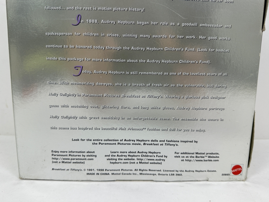 Vintage 1998 Mattel Barbie Classic Edition Audrey Hepburn As Holly Golightly In Breakfast At Tiffany's In Box 20665 [Photo 5]