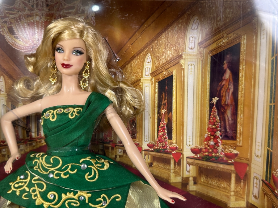 Vintage 2011 Mattel Holiday Barbie Doll With Box T7914 [Photo 2]