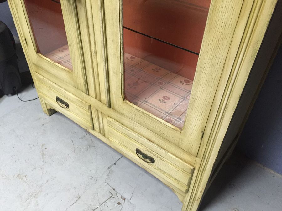Vintage Painted Lockable Display Cabinet with Glass Shelves and Lighting [Photo 16]