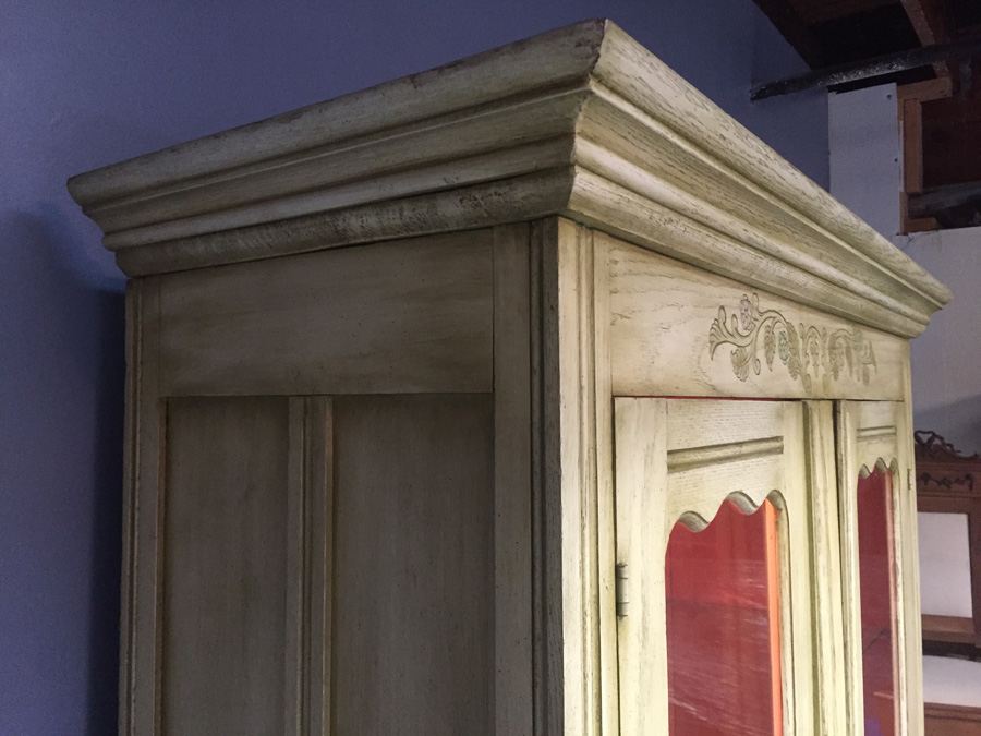 Vintage Painted Lockable Display Cabinet with Glass Shelves and Lighting [Photo 12]