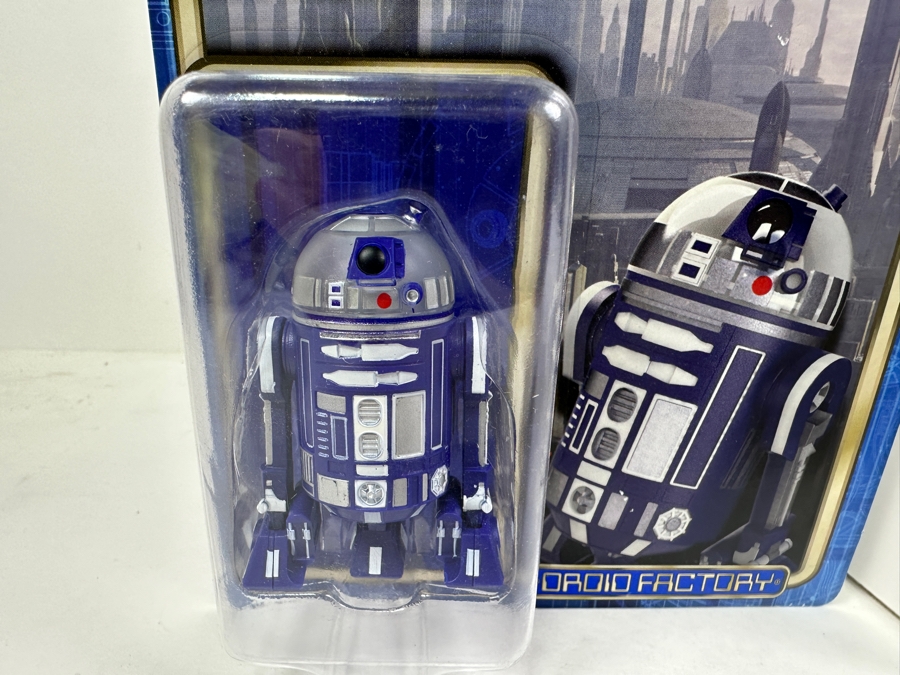 New Star Wars Darth Vader Nutcracker, New Disney Star Wars R2-D60 Droid & New Disney Star Wars R5-M4 Droid [Photo 4]