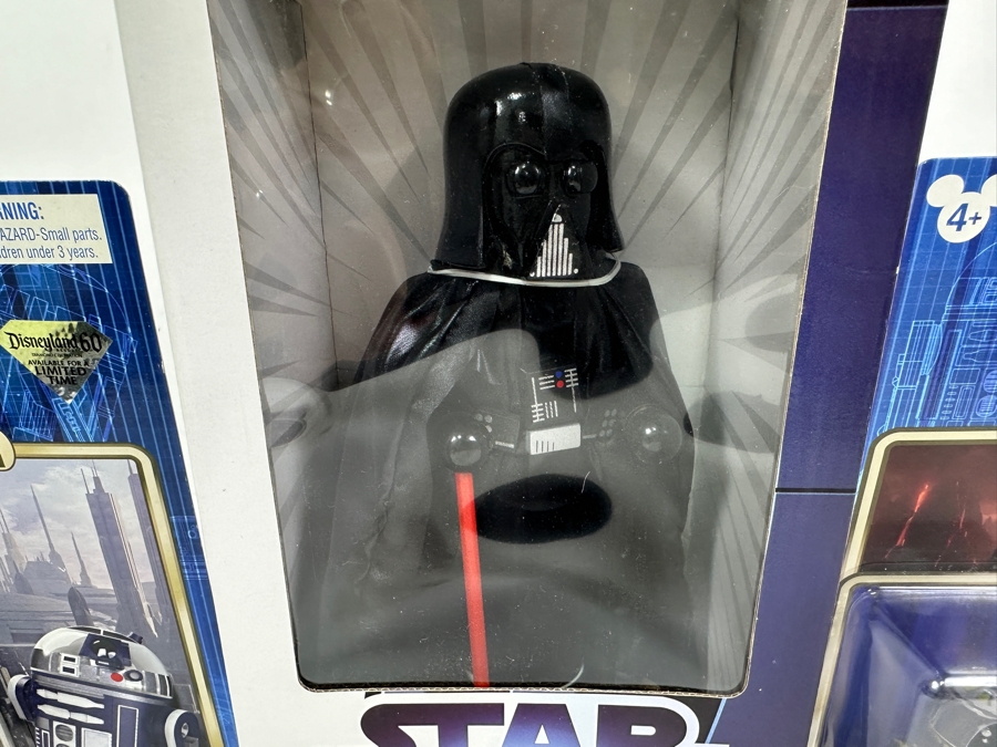 New Star Wars Darth Vader Nutcracker, New Disney Star Wars R2-D60 Droid & New Disney Star Wars R5-M4 Droid [Photo 8]