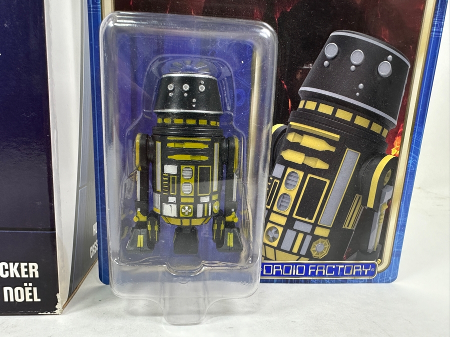 New Star Wars Darth Vader Nutcracker, New Disney Star Wars R2-D60 Droid & New Disney Star Wars R5-M4 Droid [Photo 6]