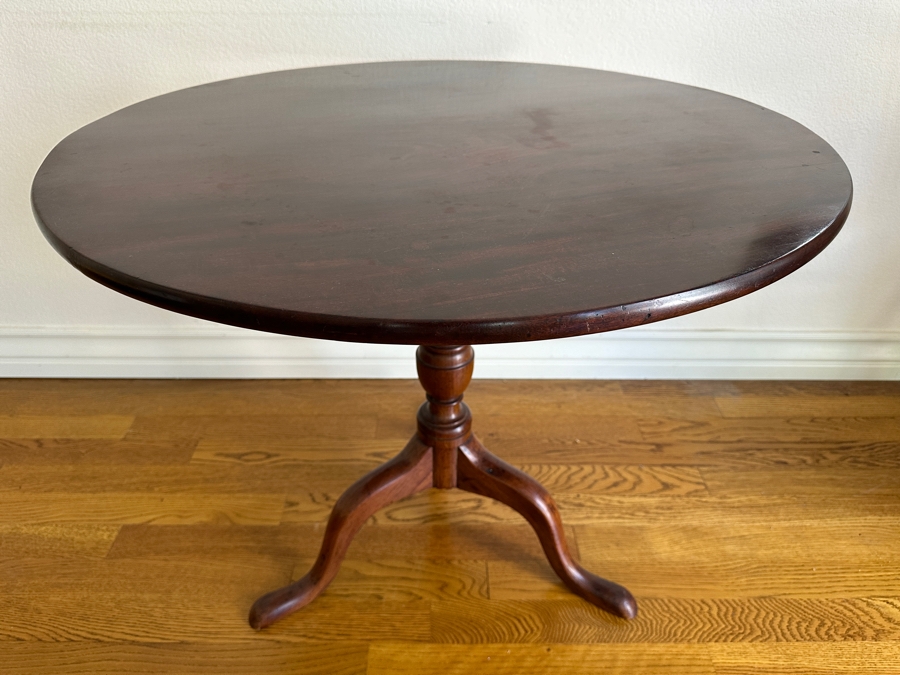 Vintage Mahogany Tilt Top Pedestal Round Table 35W X 29H [Photo 2]