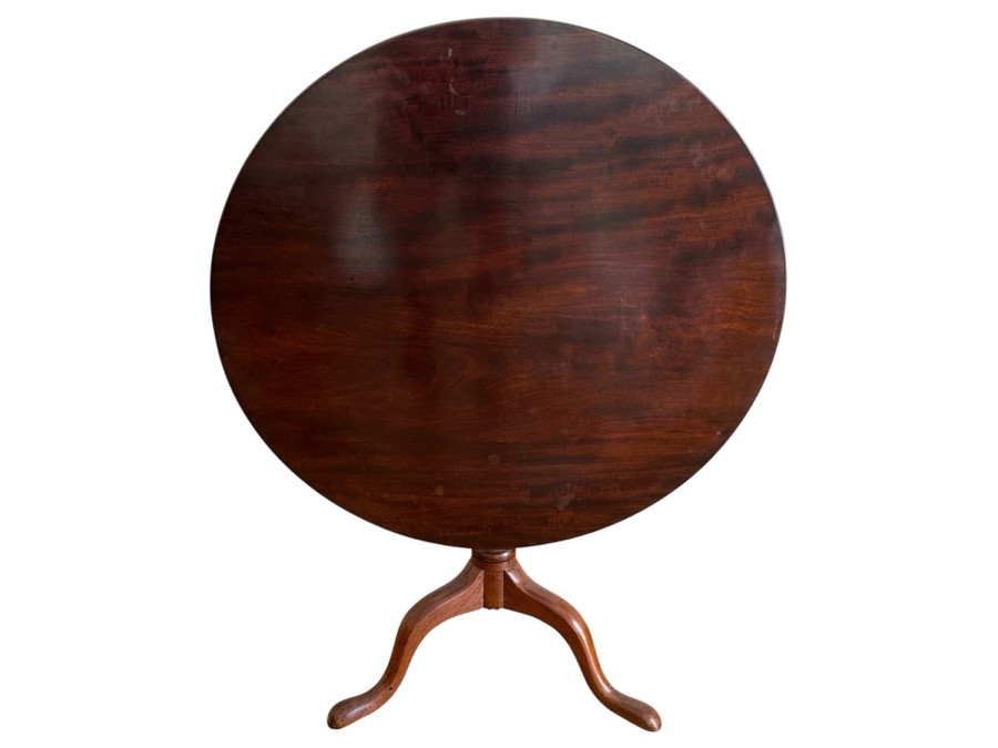 Vintage Mahogany Tilt Top Pedestal Round Table 35W X 29H