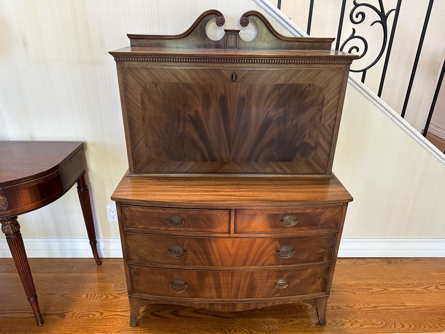 Just Added - Stunning Secretary Flints Fine Furniture 36.5W X 20D X 54H [Photo 2]