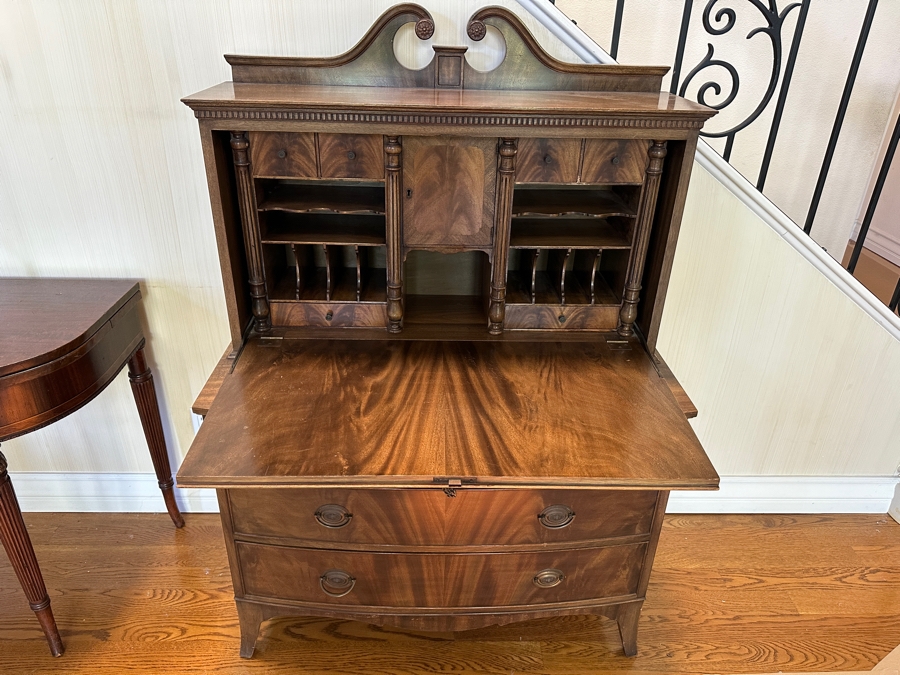 Just Added - Stunning Secretary Flints Fine Furniture 36.5W X 20D X 54H [Photo 4]