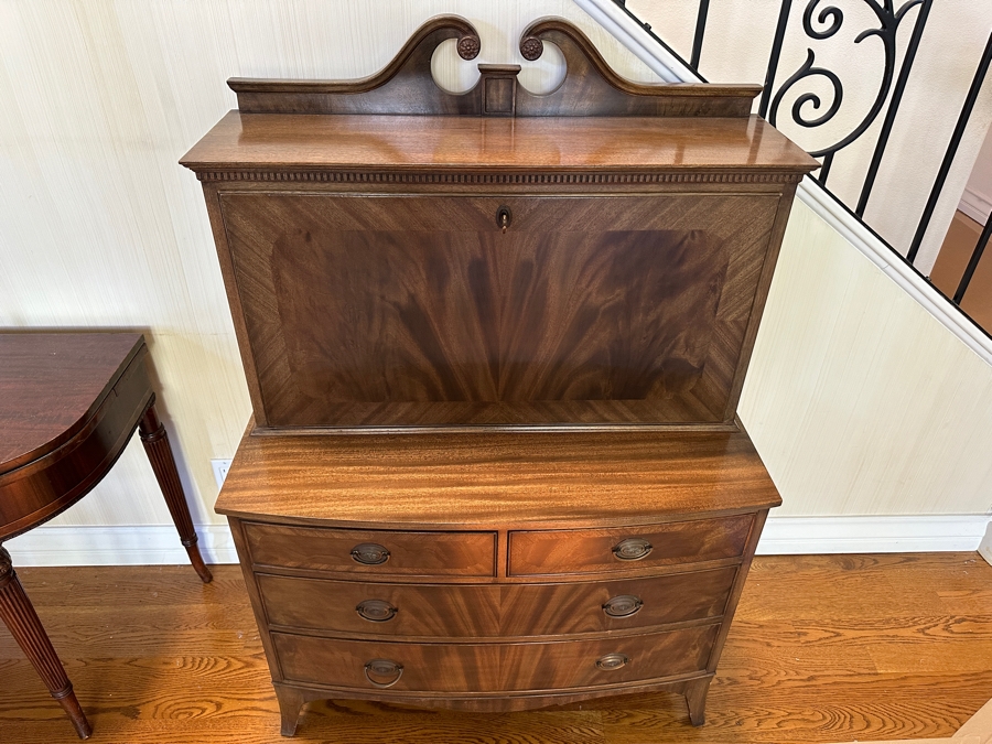 Just Added - Stunning Secretary Flints Fine Furniture 36.5W X 20D X 54H [Photo 3]