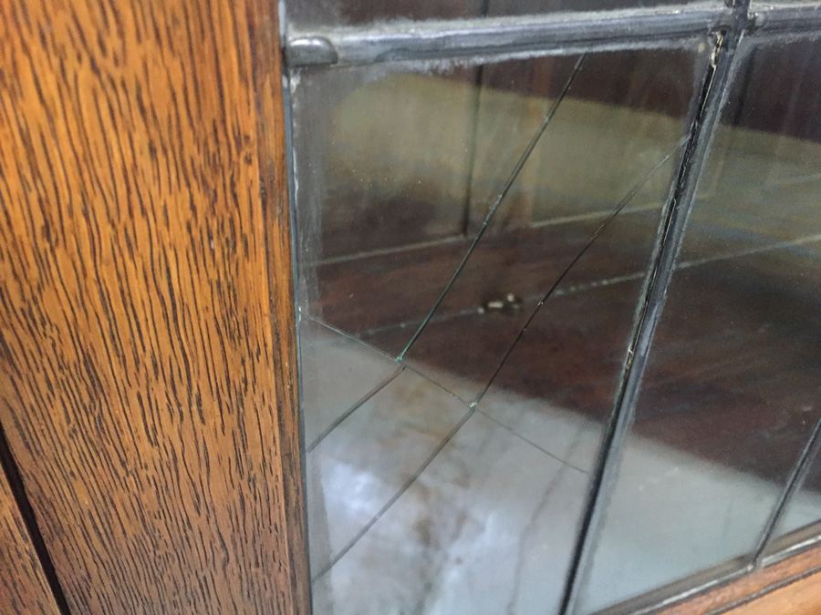 Vintage Cabinet With Stained Glass [Photo 13]