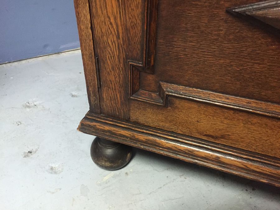 Vintage Cabinet With Stained Glass [Photo 21]