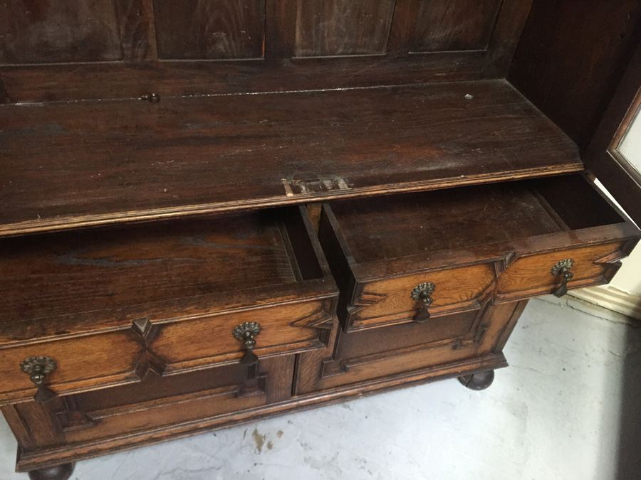 Vintage Cabinet With Stained Glass [Photo 17]